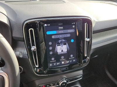 2023 Volvo XC40 Plus Dark Theme