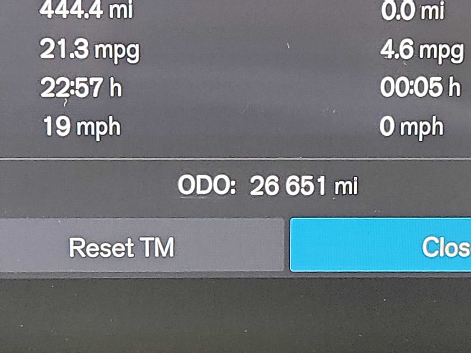 2023 Volvo XC40 Plus Dark Theme