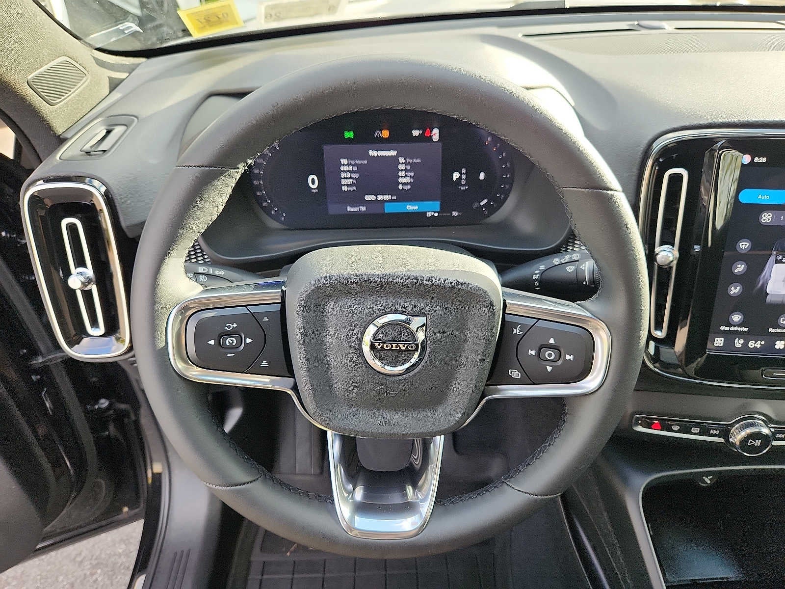 2023 Volvo XC40 Plus Dark Theme