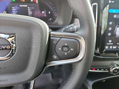 2023 Volvo XC40 Plus Dark Theme