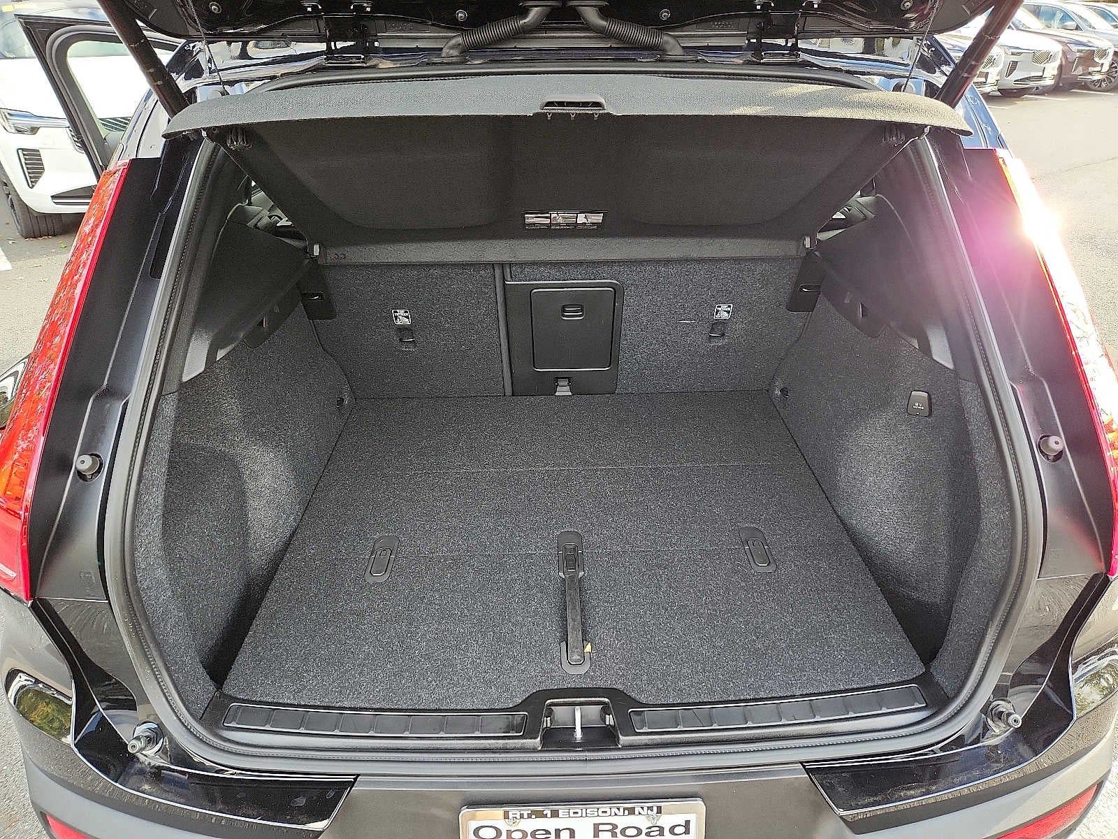 2023 Volvo XC40 Plus Dark Theme