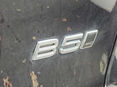 2023 Volvo XC40 Plus Dark Theme