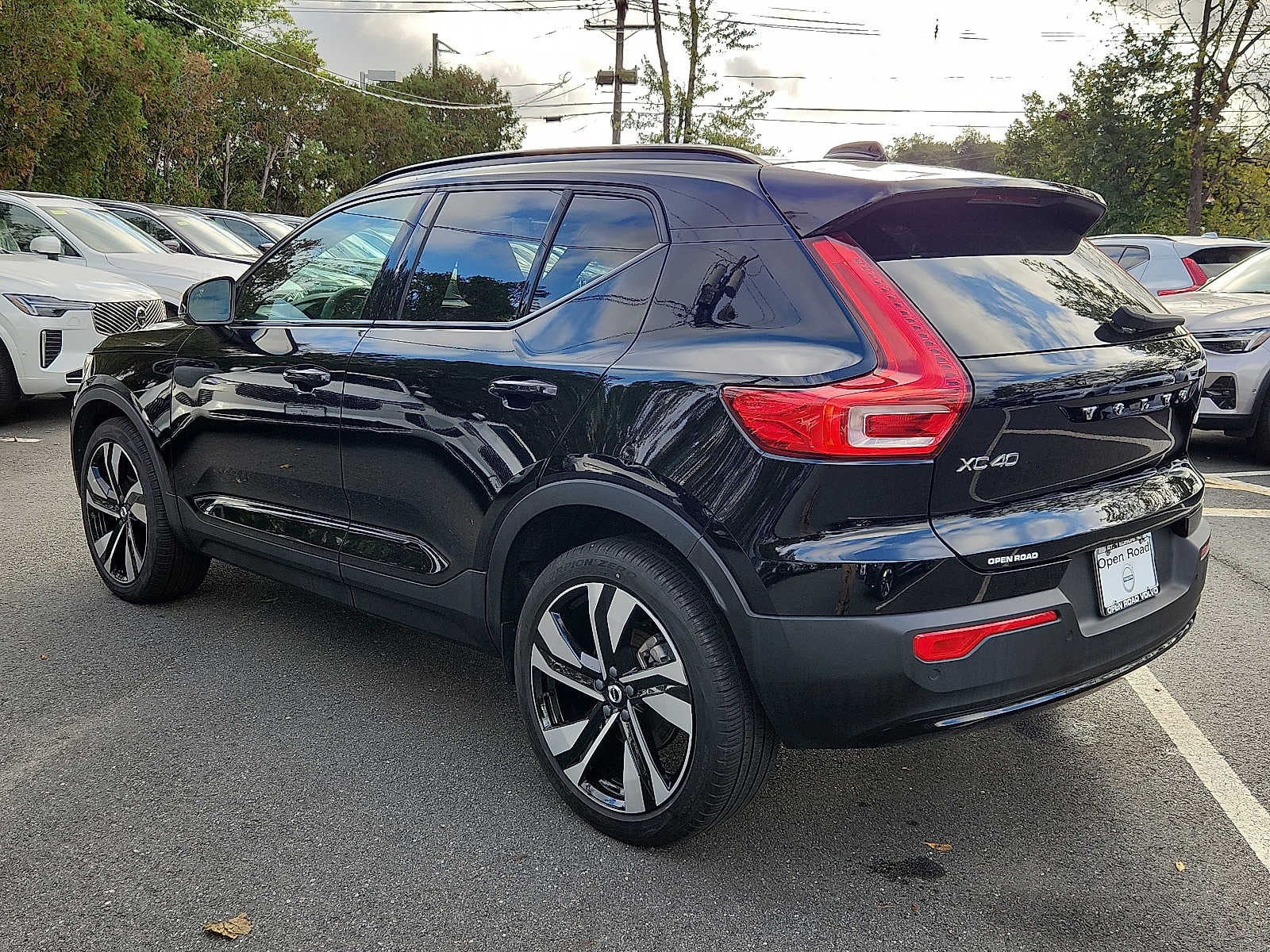 2023 Volvo XC40 Plus Dark Theme