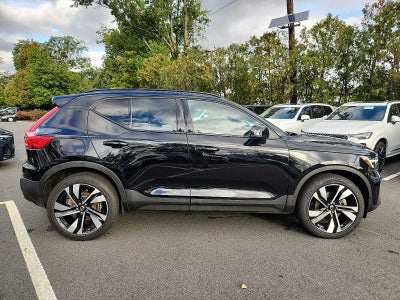 2023 Volvo XC40 Plus Dark Theme