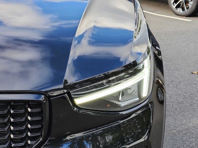 2023 Volvo XC40 Plus Dark Theme