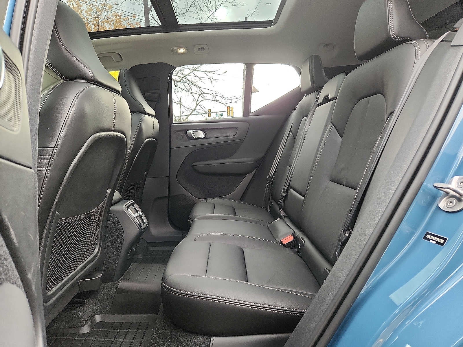 2023 Volvo XC40 Plus Dark Theme