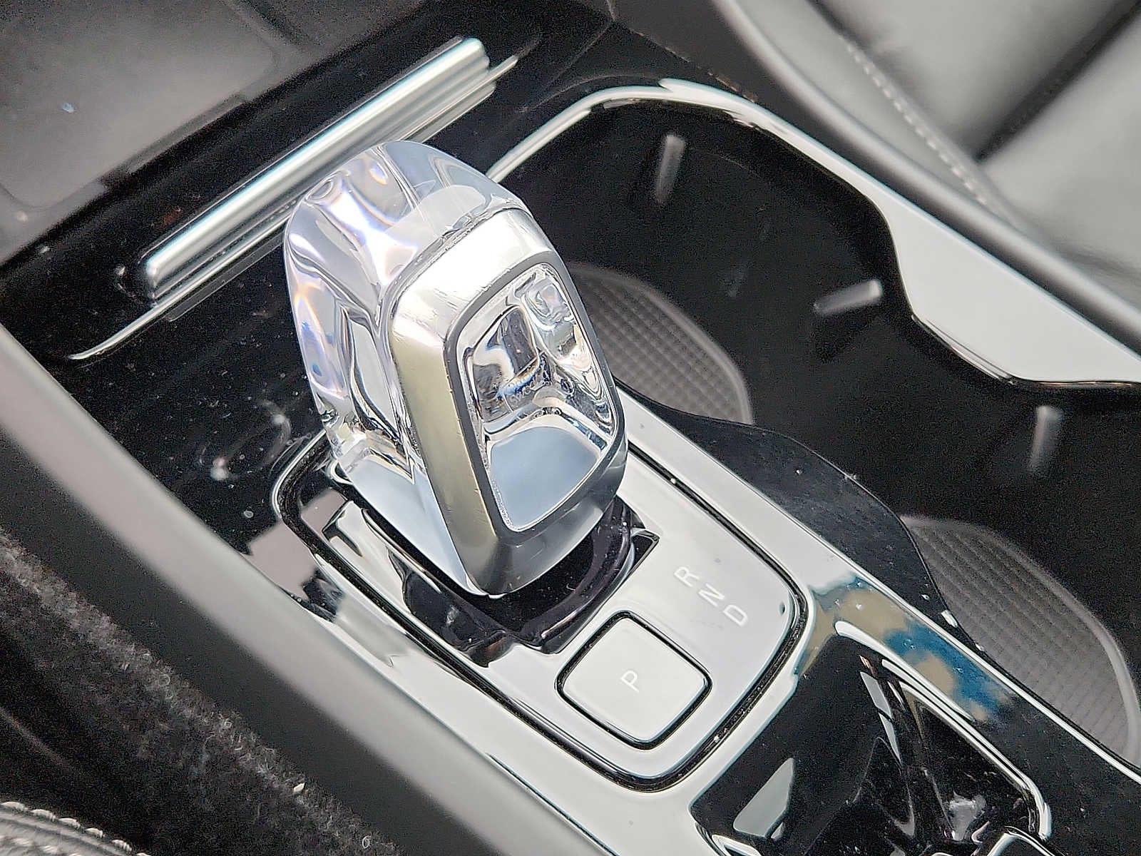 2023 Volvo XC40 Plus Dark Theme