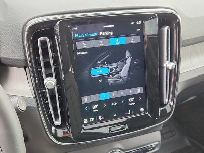 2023 Volvo XC40 Plus Dark Theme