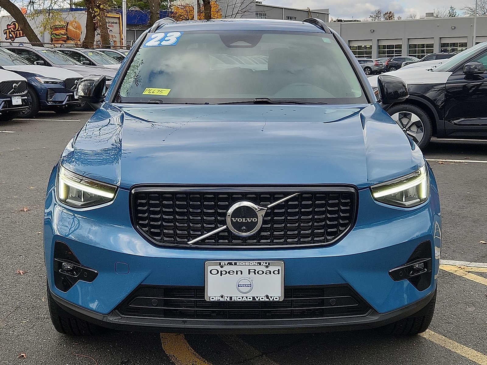 2023 Volvo XC40 Plus Dark Theme