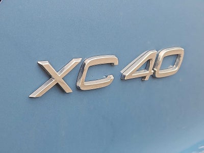 2023 Volvo XC40 Plus Dark Theme