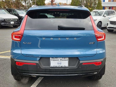 2023 Volvo XC40 Plus Dark Theme