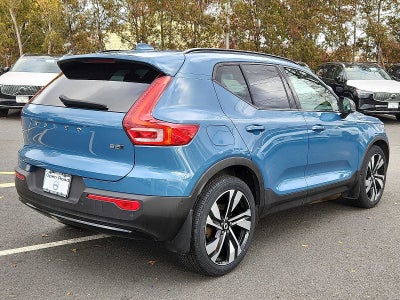 2023 Volvo XC40 Plus Dark Theme