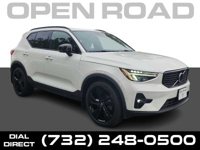 2023 Volvo XC40 Plus Dark Theme