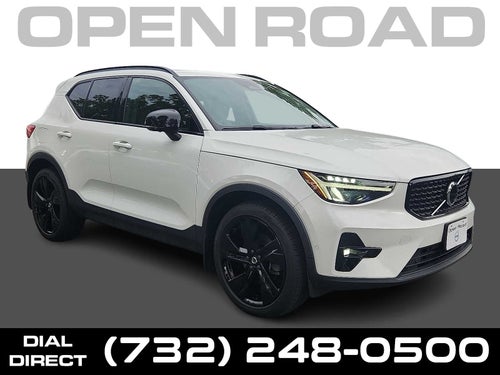 2023 Volvo XC40 Plus Dark Theme