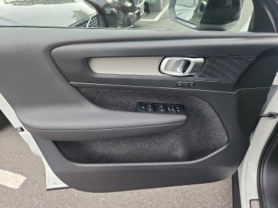 2023 Volvo XC40 Plus Dark Theme