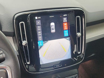 2023 Volvo XC40 Plus Dark Theme