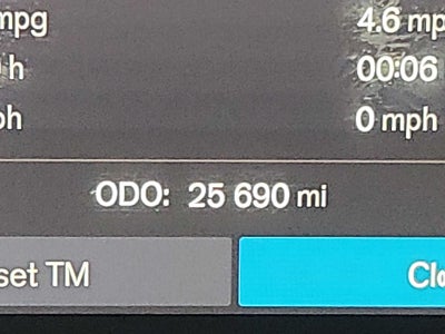 2023 Volvo XC40 Plus Dark Theme