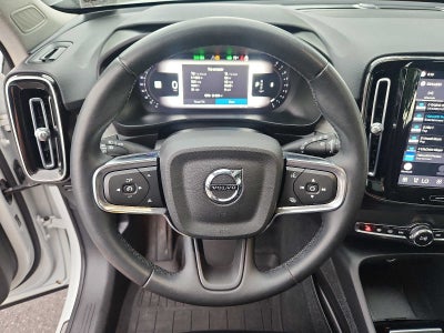 2023 Volvo XC40 Plus Dark Theme