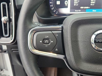 2023 Volvo XC40 Plus Dark Theme
