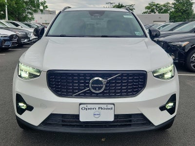 2023 Volvo XC40 Plus Dark Theme