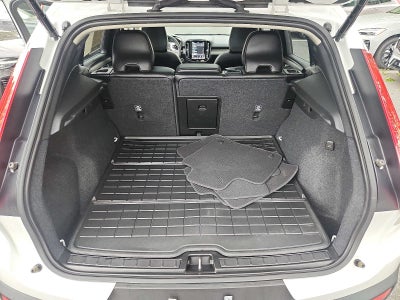 2023 Volvo XC40 Plus Dark Theme