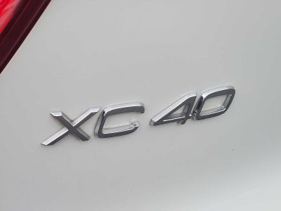 2023 Volvo XC40 Plus Dark Theme