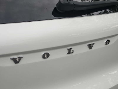 2023 Volvo XC40 Plus Dark Theme