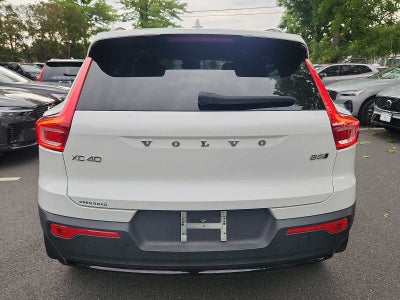 2023 Volvo XC40 Plus Dark Theme