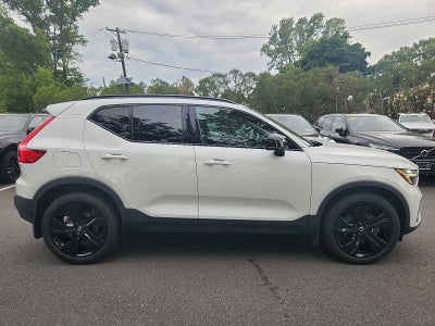 2023 Volvo XC40 Plus Dark Theme