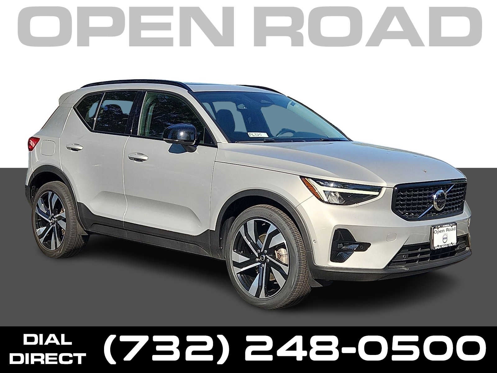 2023 Volvo XC40 Plus Dark Theme