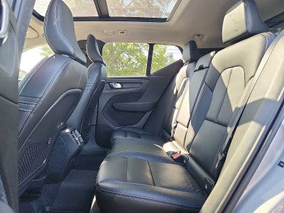 2023 Volvo XC40 Plus Dark Theme
