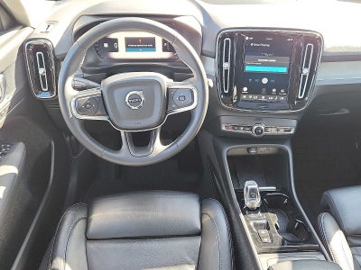 2023 Volvo XC40 Plus Dark Theme