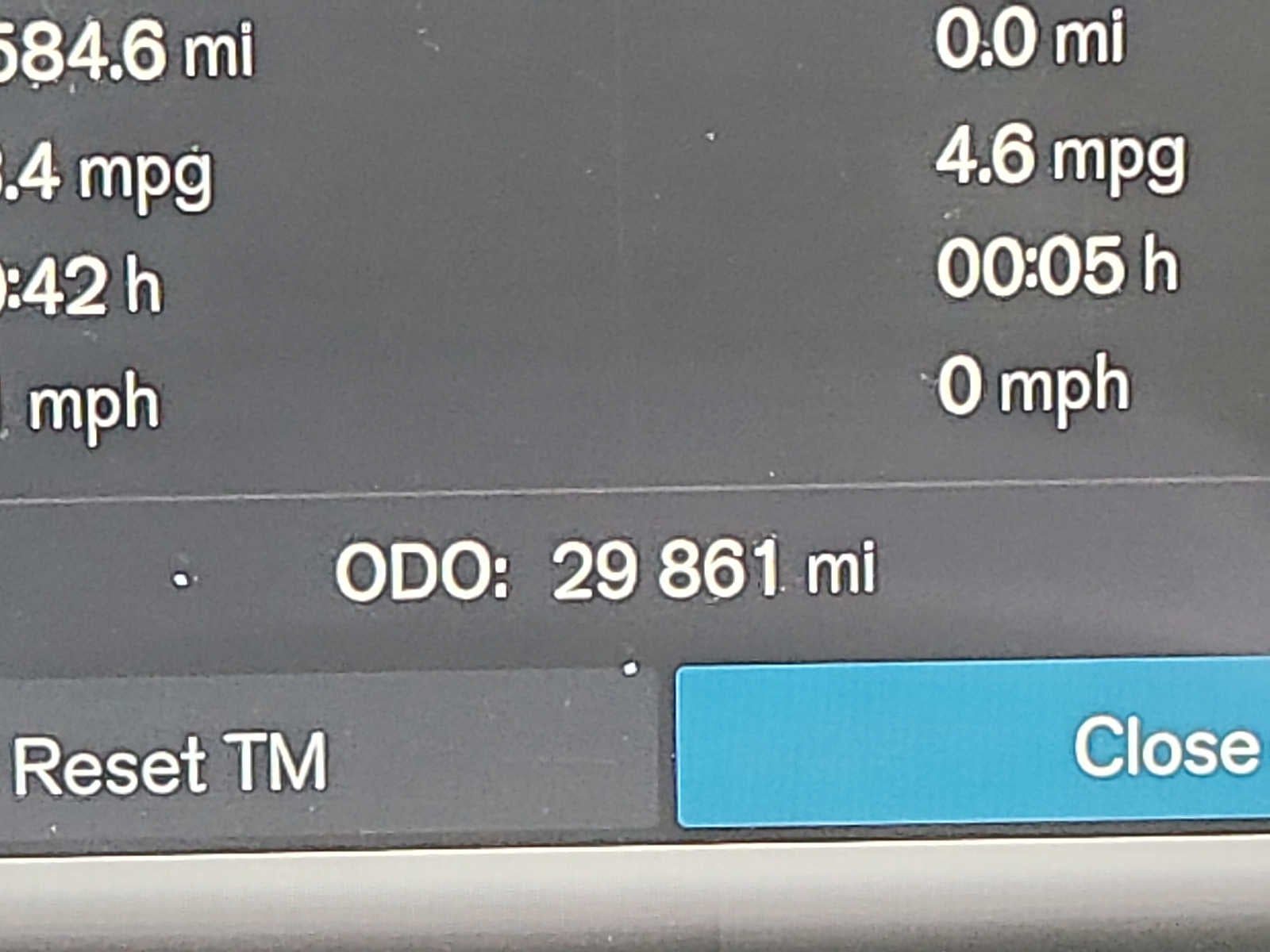 2023 Volvo XC40 Plus Dark Theme