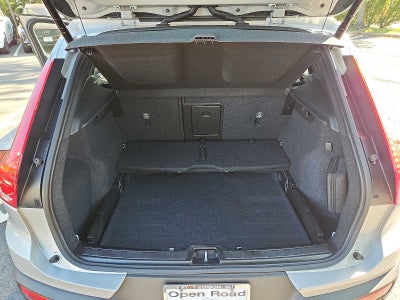 2023 Volvo XC40 Plus Dark Theme