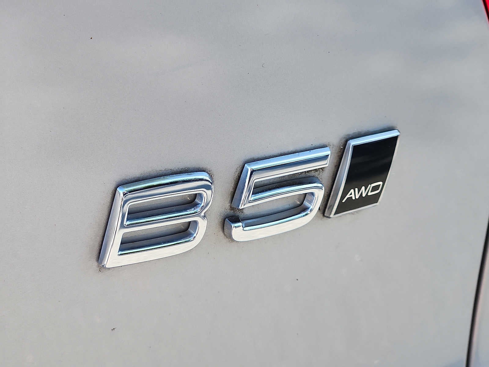 2023 Volvo XC40 Plus Dark Theme
