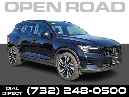 2023 Volvo XC40 Plus Dark Theme