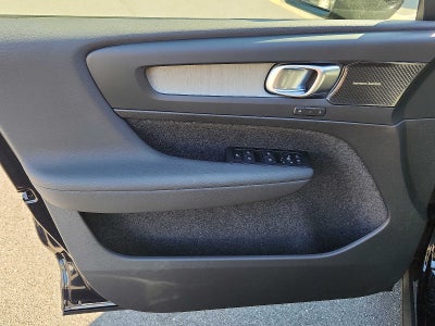 2023 Volvo XC40 Plus Dark Theme