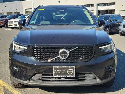 2023 Volvo XC40 Plus Dark Theme