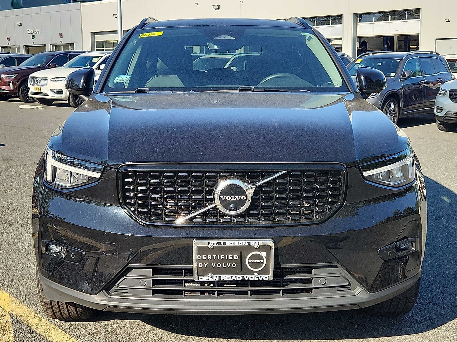 2023 Volvo XC40 Plus Dark Theme