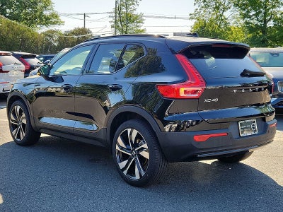 2023 Volvo XC40 Plus Dark Theme