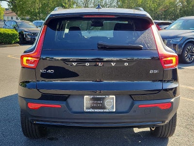 2023 Volvo XC40 Plus Dark Theme