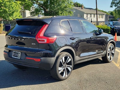 2023 Volvo XC40 Plus Dark Theme
