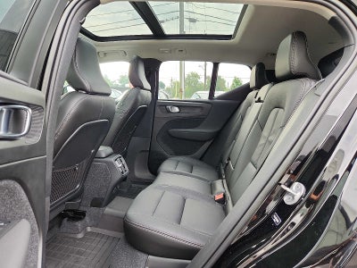 2023 Volvo XC40 Ultimate Dark Theme