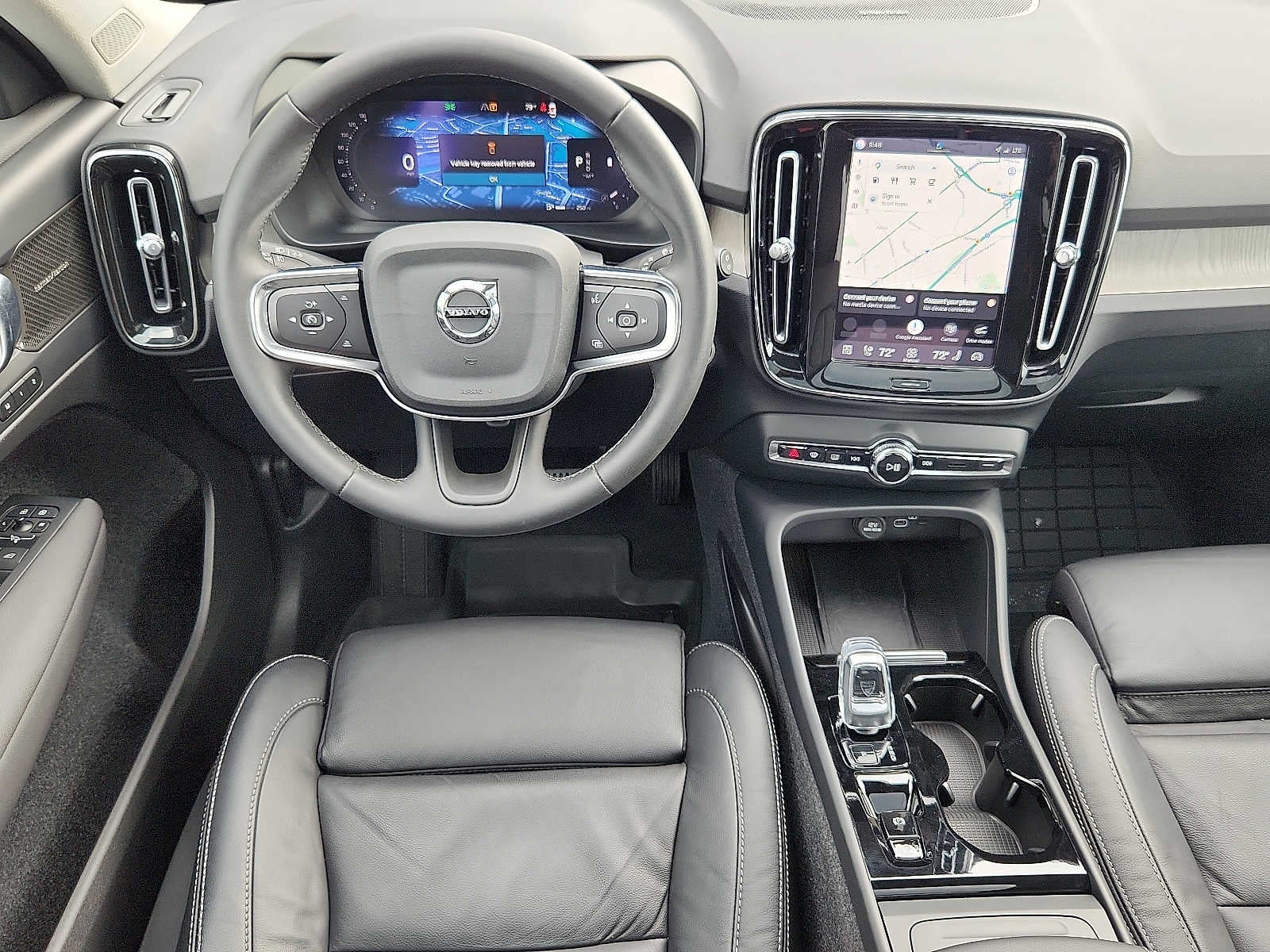 2023 Volvo XC40 Ultimate Dark Theme