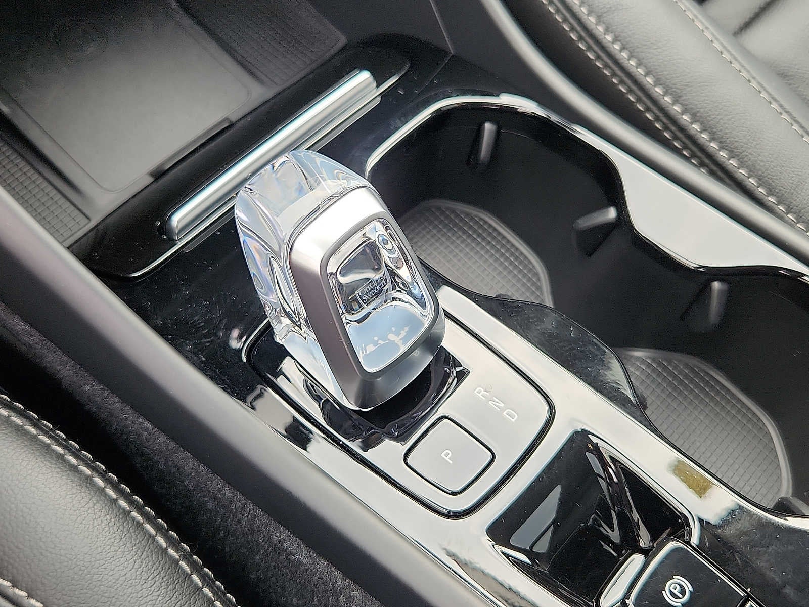 2023 Volvo XC40 Ultimate Dark Theme