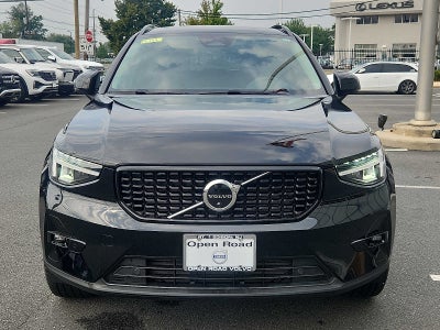 2023 Volvo XC40 Ultimate Dark Theme