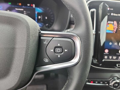 2023 Volvo XC40 Ultimate Dark Theme