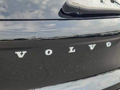 2023 Volvo XC40 Ultimate Dark Theme