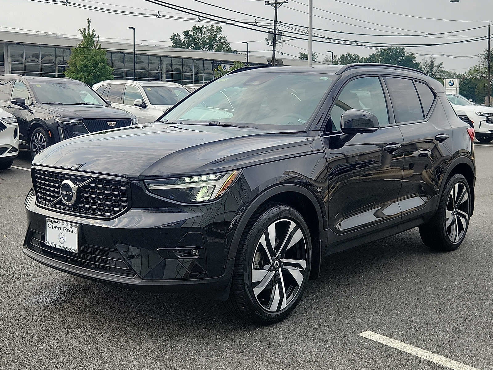 2023 Volvo XC40 Ultimate Dark Theme