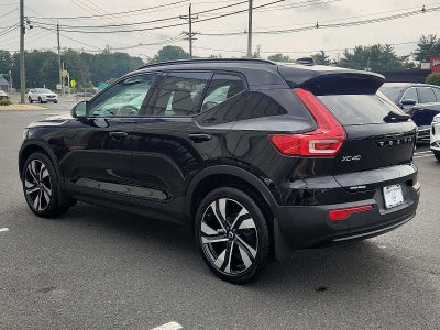 2023 Volvo XC40 Ultimate Dark Theme